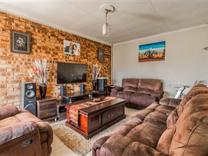 3 Bed House in Crystal Park