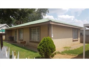 2 Bed Townhouse in Rensburg