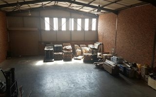 450 m² Industrial space in Denlee