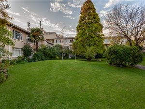 3 Bed Apartment in Craighall Park