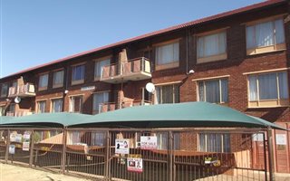 2 Bedroom Apartment in Witpoortjie
