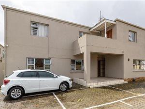 9 Bed House in Oakdale