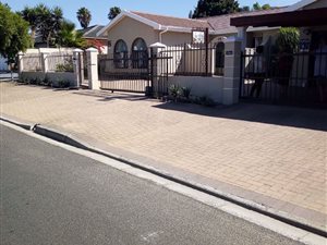 6 Bed House in Ferndale