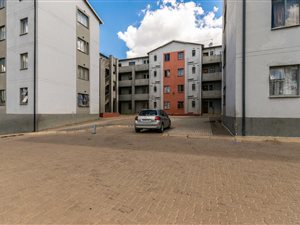 2 Bed Apartment in Fleurhof