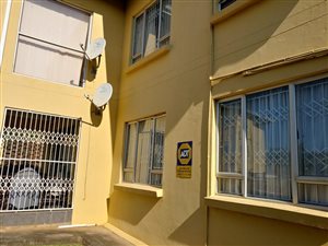 3 Bed Simplex in Sunningdale