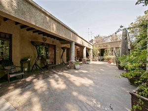 6 Bed House in Craighall