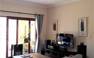 2 Bedroom Apartment in Carlswald Estate