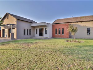 3 Bed House in Copperleaf