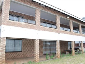 5 Bed House in Marina Beach