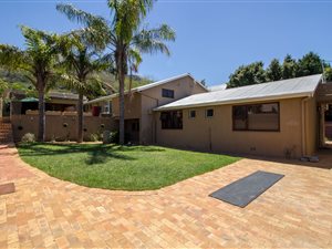 5 Bed House in Paarl Central West