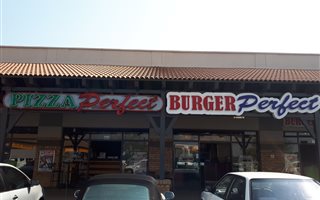 178.600006103516 m² Retail Space in Hazeldean (Silverlakes Surroundings)