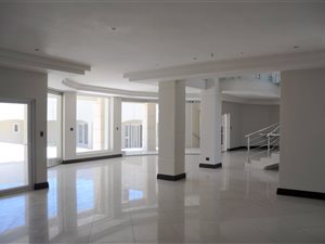 6 Bedroom House in Long Acres