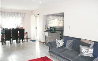 3 Bedroom Townhouse in Honeydew Ridge