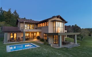 4 Bedroom House in Simola