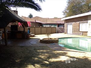 3 Bed House in Falcon Ridge
