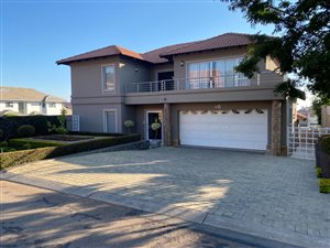 4 Bed House in Leeuwenhof Estate