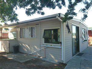 2 Bed House in Gansbaai and surrounds