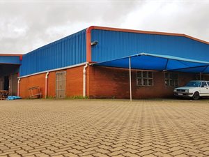 2500 m² Industrial space in Alton