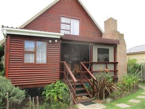 3 Bed House in Klein Brak River