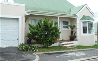 4 Bedroom Townhouse in D Urbanvale