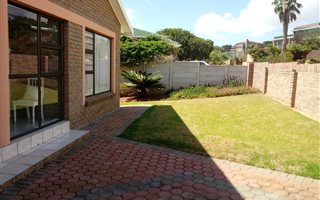 2 Bedroom Apartment in Hartenbos Heuwels