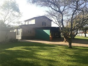 8.6 ha Farm in Tweefontein