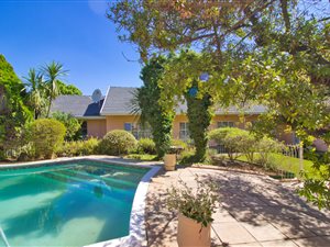 4 Bed House in Dowerglen