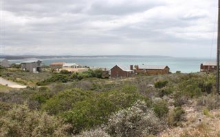 706 m² Land available in Vlees Bay