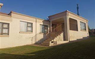 4 Bedroom House in Modelpark