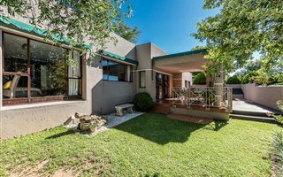 3 Bedroom Cluster in Cedar Lakes