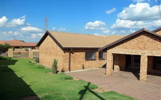 3 Bedroom House in Die Heuwel
