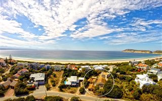 6 Bedroom House in Solar Beach