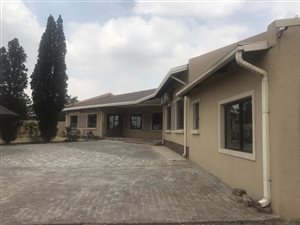 7 Bed House in New Modder