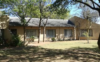 1.7 ha Farm in Hillside AH