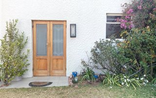3 Bedroom Garden Cottage in Sandringham