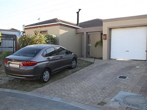 3 Bedroom House in Eikenbosch