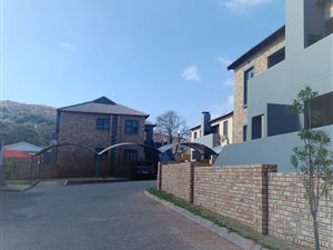 2 Bed Apartment in Helderkruin