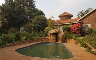 5 Bedroom House in Signal Hill