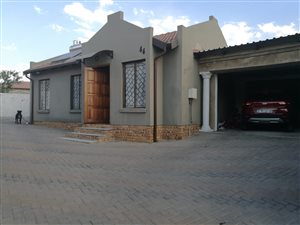 3 Bed House in Klipfontein View