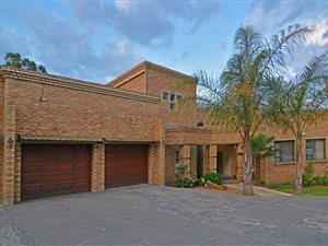 6 Bed House in Petervale