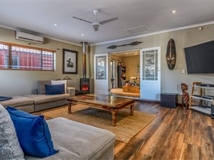 5 Bedroom House in Aurora