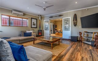5 Bedroom House in Aurora