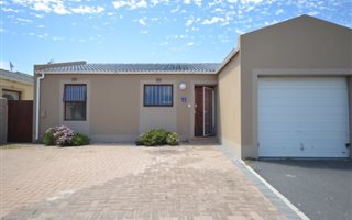 3 Bedroom House in Sunningdale