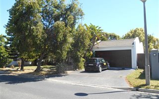 3 Bedroom House in Blouberg Rise