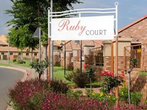 2 Bedroom Townhouse in Eco Park
