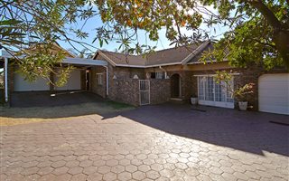 4 Bedroom House in The Reeds