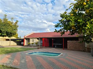 3 Bed House in Flamingo Park