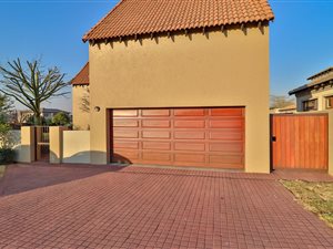 3 Bed House in Monavoni