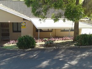 3 Bedroom Simplex in Newlands West