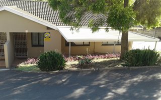 3 Bedroom Simplex in Newlands West